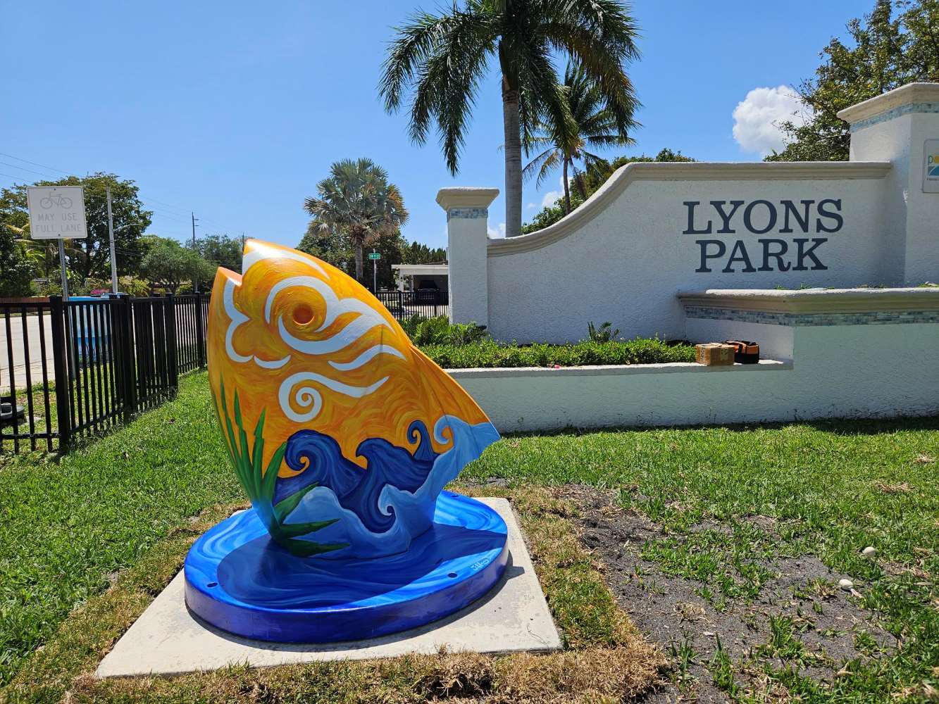 Flying Fish. Artist: Tiffany Beasi