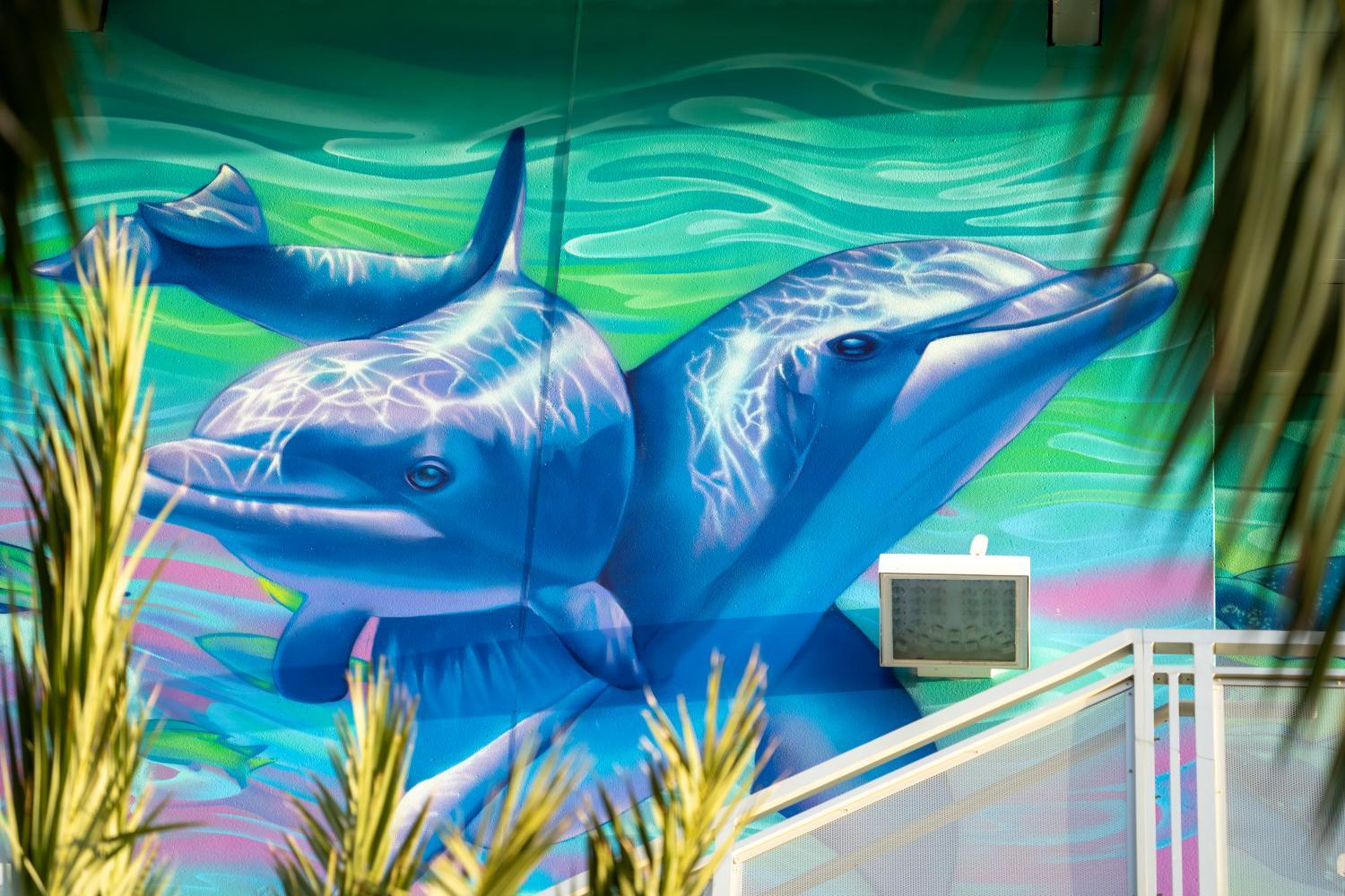 Use photo fpor main image of artwork